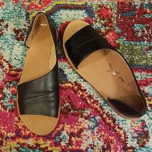 Women's open toe flats